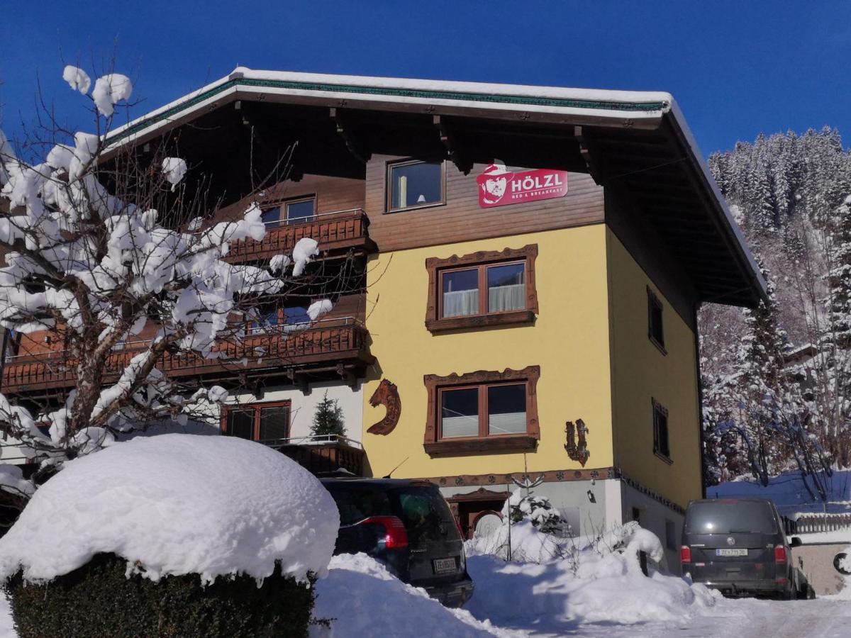 Hoelzl Bed & Breakfast Neukirchen am Großvenediger エクステリア 写真