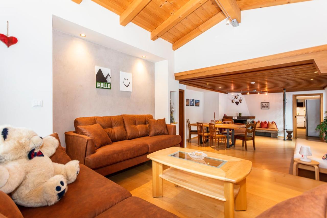 Hoelzl Bed & Breakfast Neukirchen am Großvenediger エクステリア 写真
