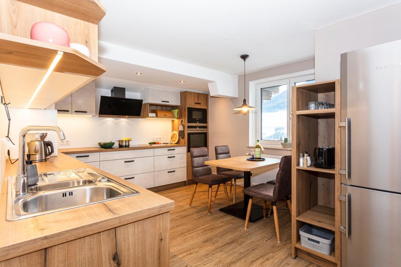 Hoelzl Bed & Breakfast Neukirchen am Großvenediger エクステリア 写真