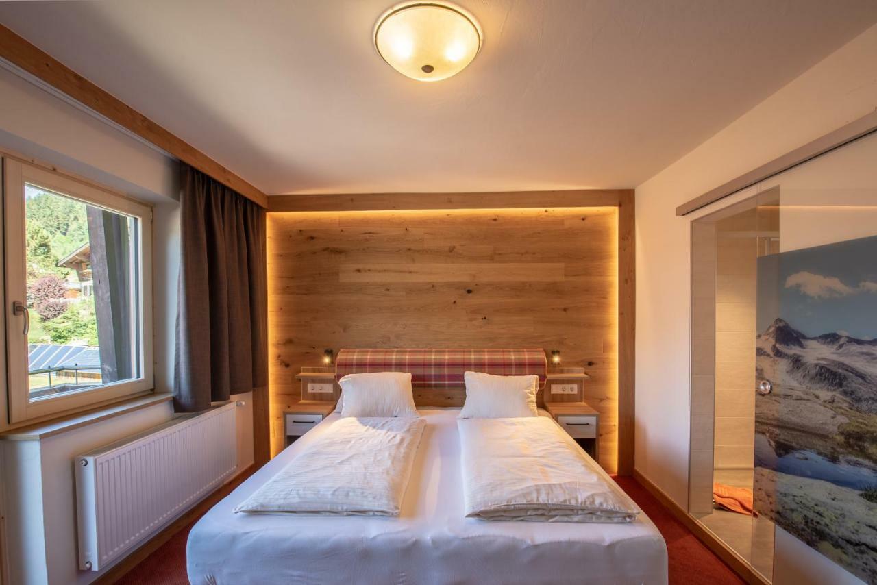 Hoelzl Bed & Breakfast Neukirchen am Großvenediger エクステリア 写真